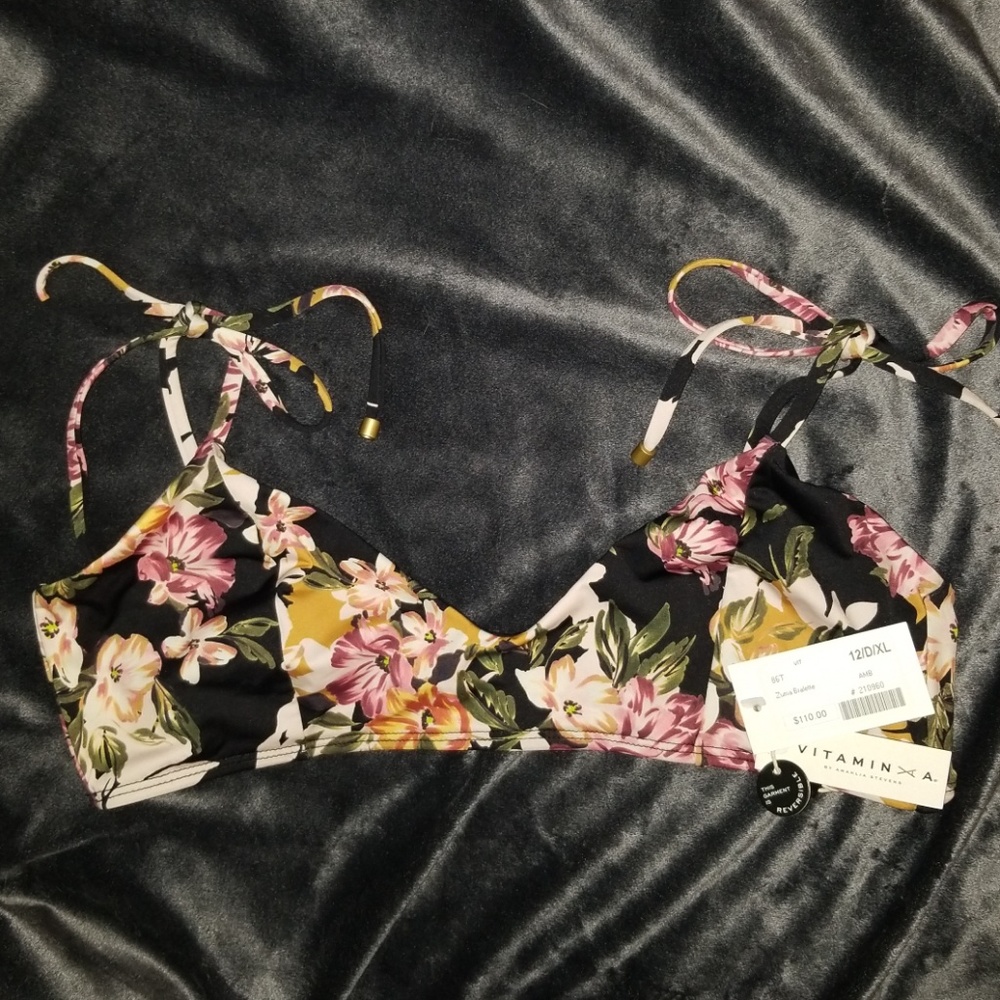 NWT VITAMIN A ZUMA REVERSIBLE BIKINI -  D CUP/XL